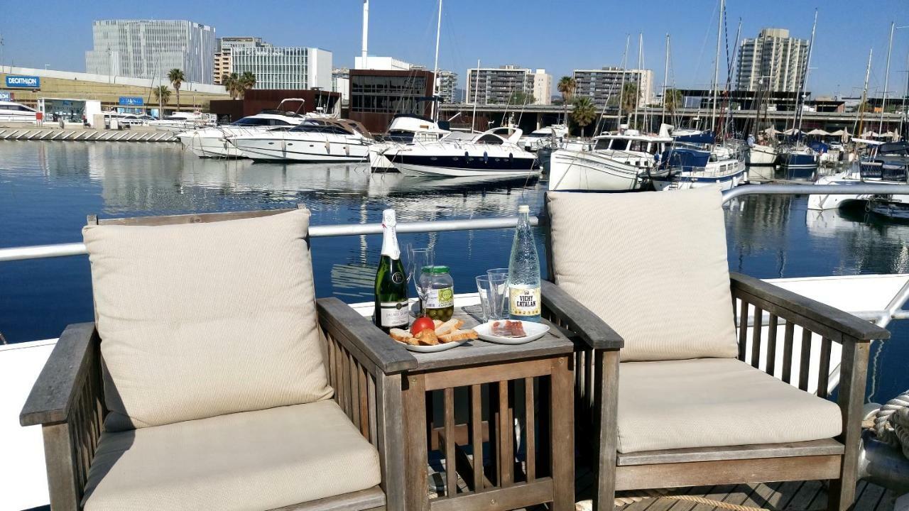 فندق Your Own Private Yacht سان أدريان دي بيزوس المظهر الخارجي الصورة