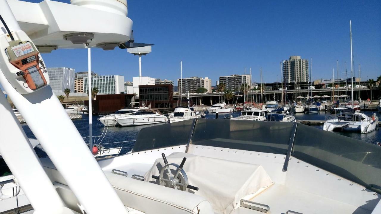 فندق Your Own Private Yacht سان أدريان دي بيزوس المظهر الخارجي الصورة