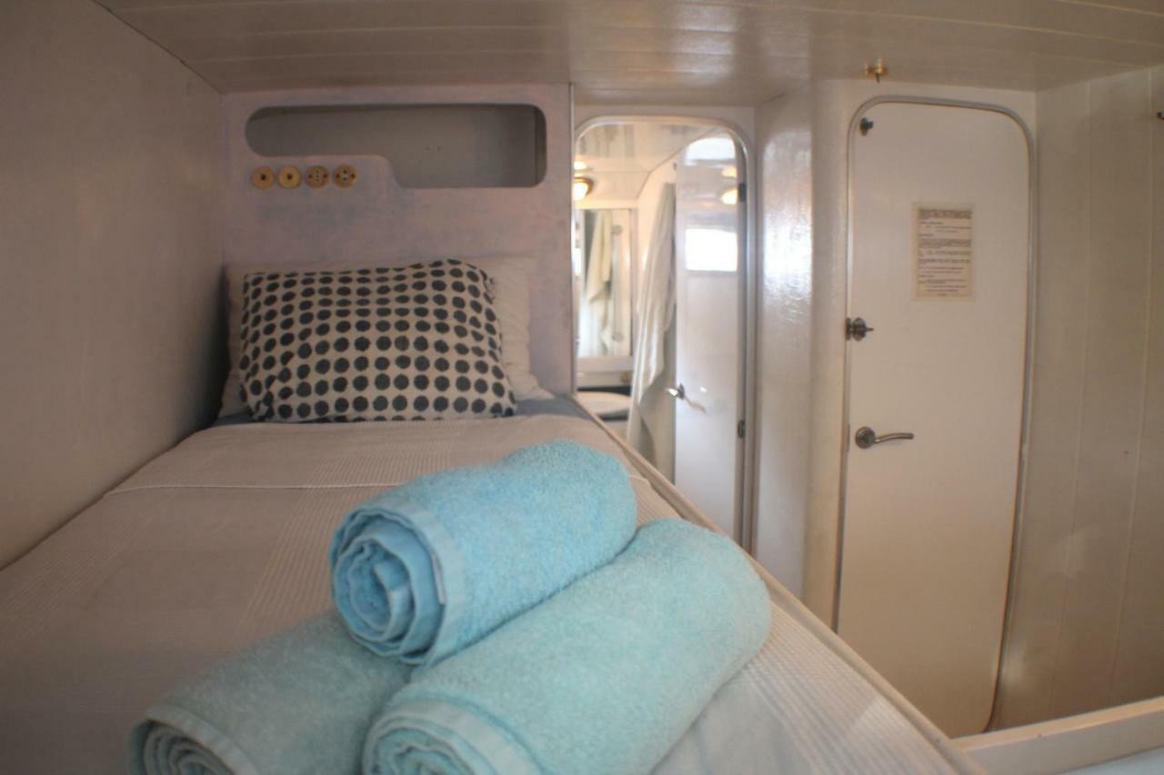 فندق Your Own Private Yacht سان أدريان دي بيزوس المظهر الخارجي الصورة